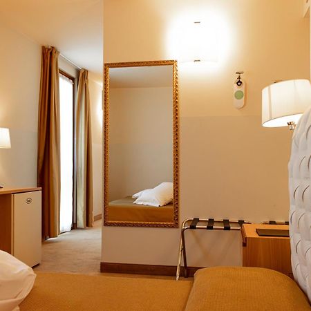Hotel Dependance Silvestro Гарда Экстерьер фото