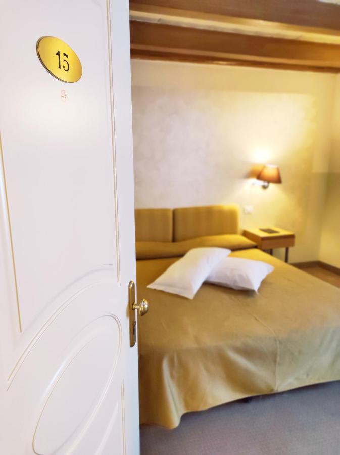 Hotel Dependance Silvestro Гарда Экстерьер фото