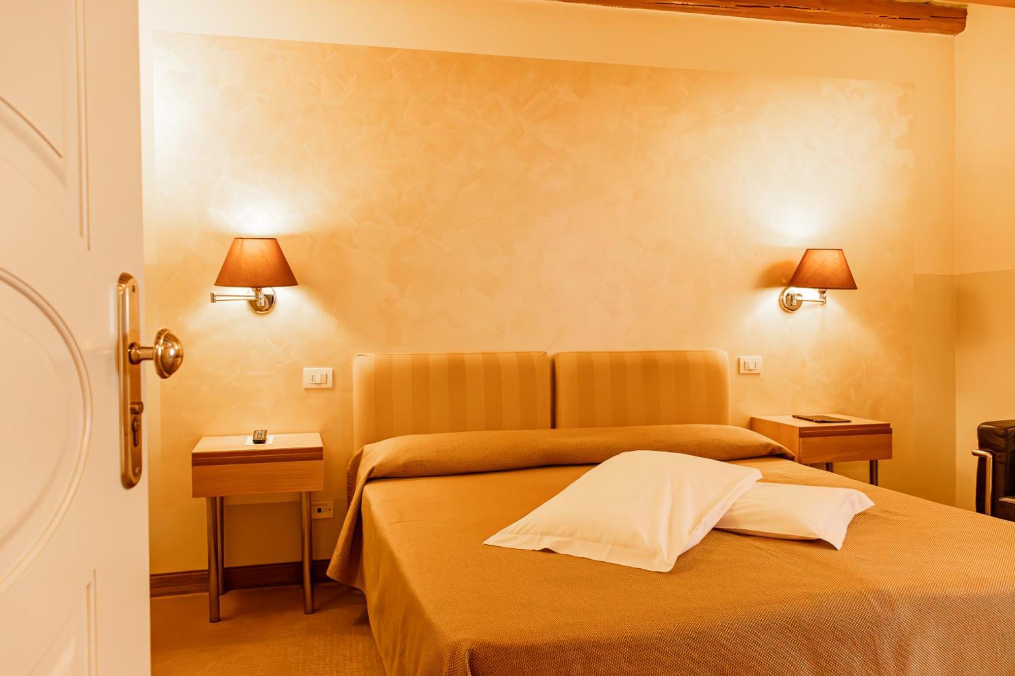 Hotel Dependance Silvestro Гарда Экстерьер фото