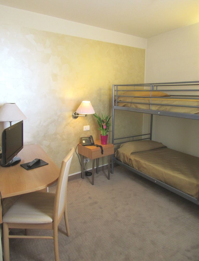 Hotel Dependance Silvestro Гарда Экстерьер фото