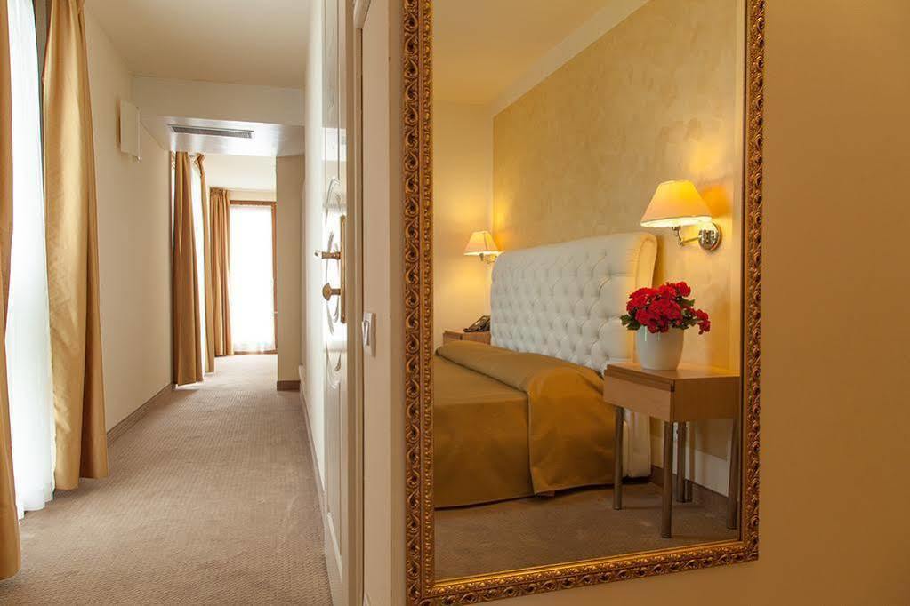 Hotel Dependance Silvestro Гарда Экстерьер фото